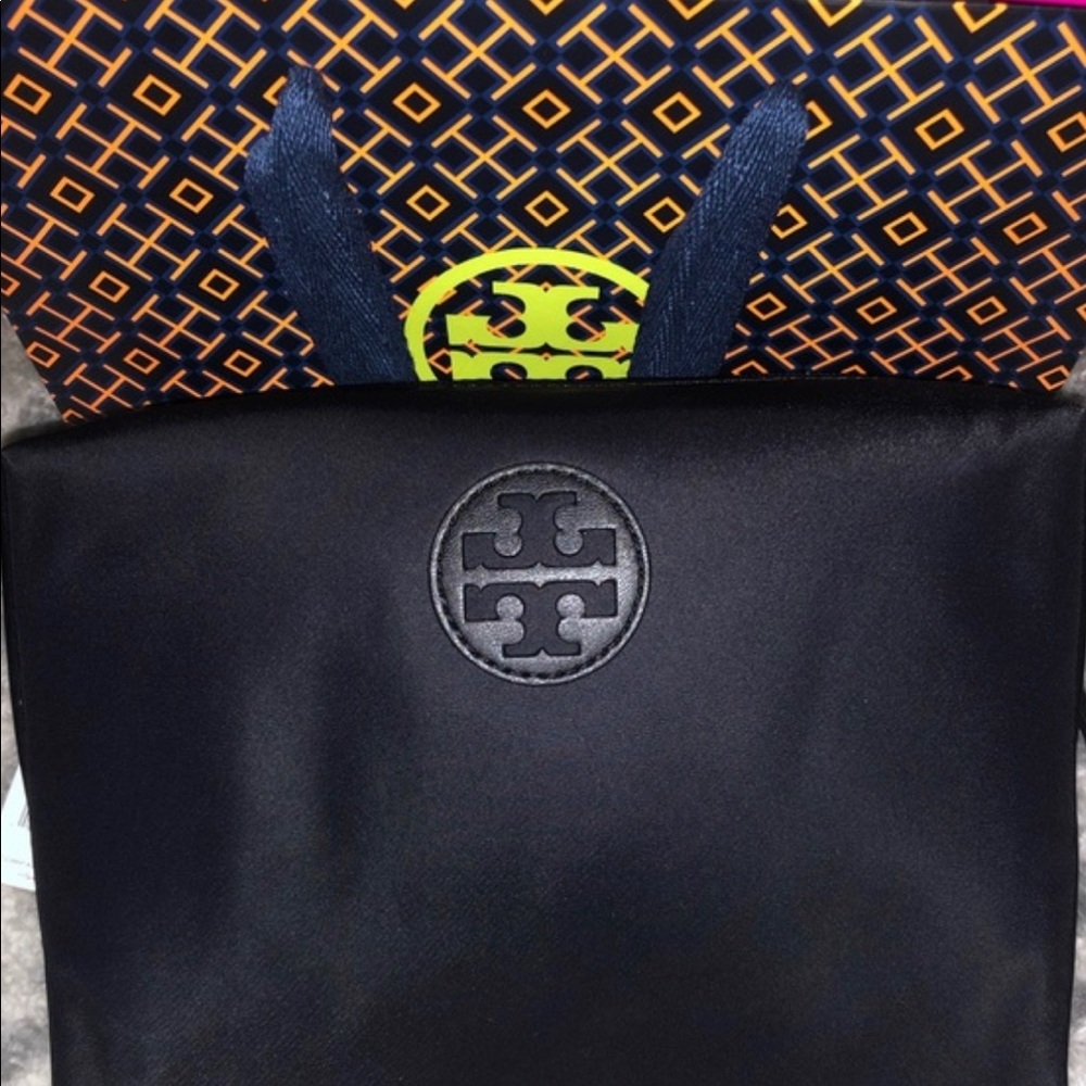NWT TORY BURCH NYLON BRIGITTE COSMETIC CASE - Picture 1 of 8